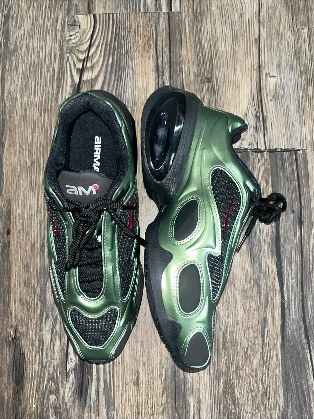 Nike Men’s Black and Green Air Max Sneaker